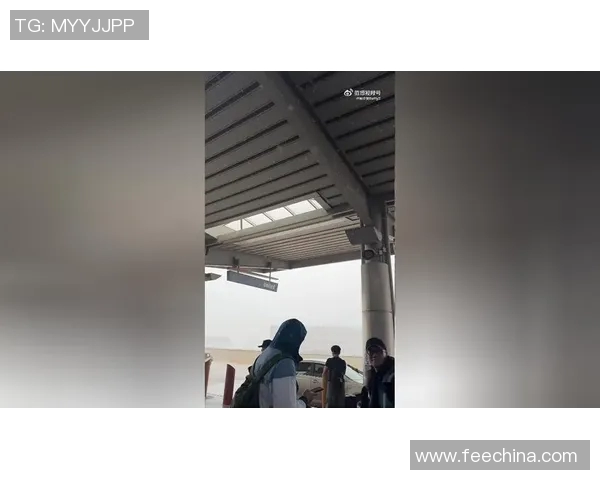 因俄城龙卷风预警步行者专机紧急改道避险保障乘客安全